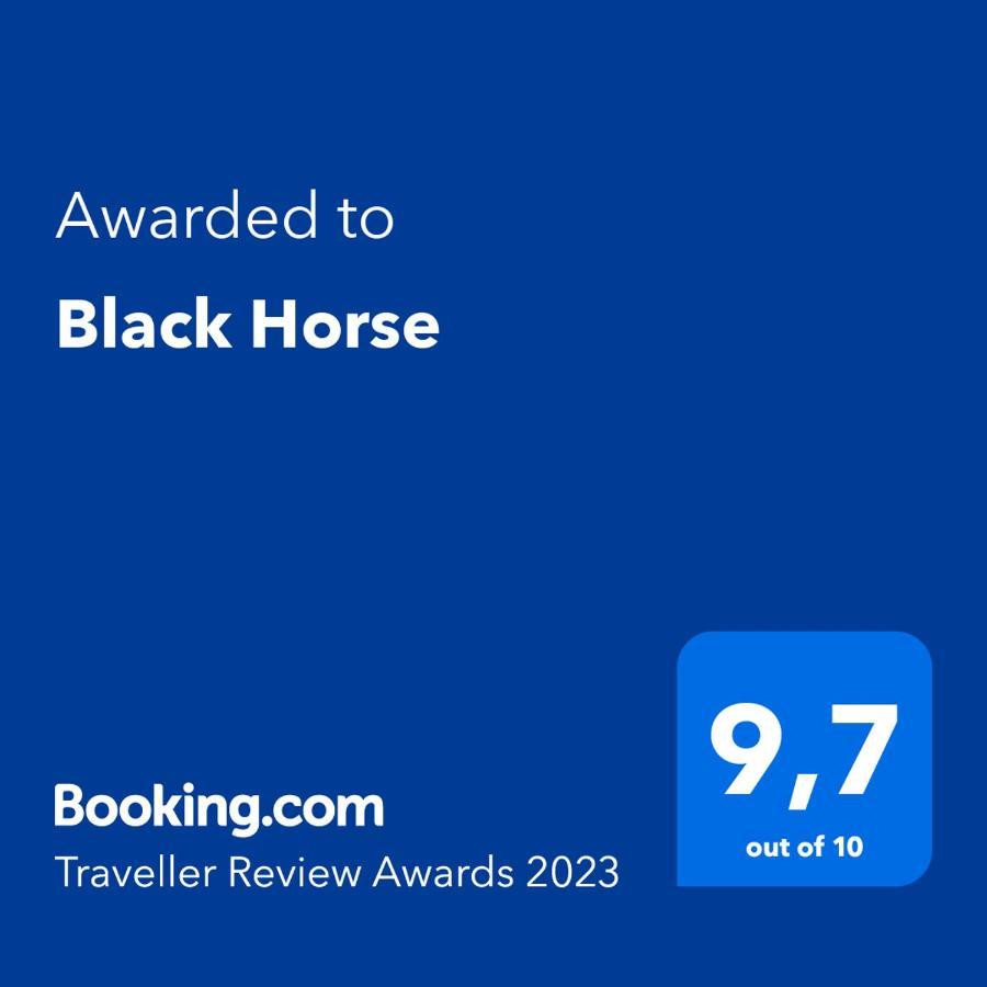 Black Horse Pasłęk Exterior foto